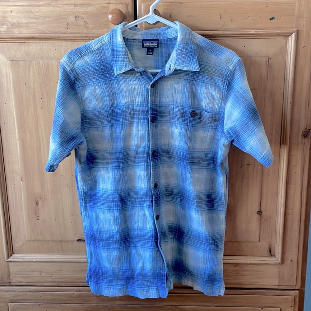 Patagonia Men’s Blue Puckerware Button Down Shirt